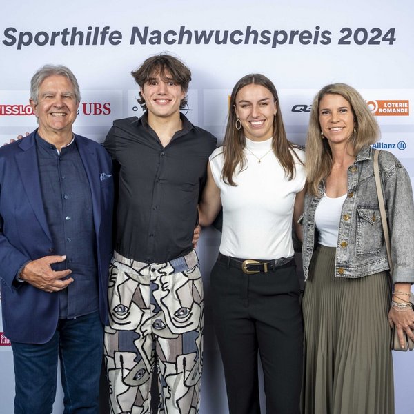 News- Syntax verstärkt Ski-Botschafter-Team mit zwei neuen Talenten: Malorie Blanc und Lenz Hächler